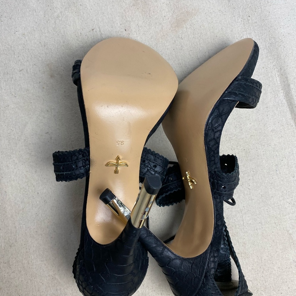 POUR LA VICTOIRE Lace Up Sandal Pumps Black - Picture 10 of 12